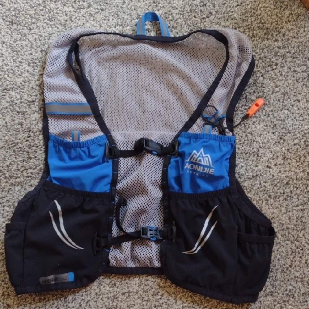 Aonijie Blue and Black Running Vest